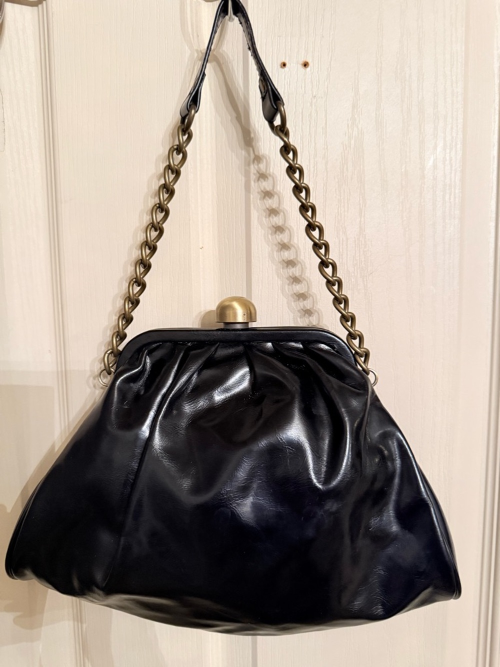 Classic Black Chain-Handle Women’s Shoulder Bag